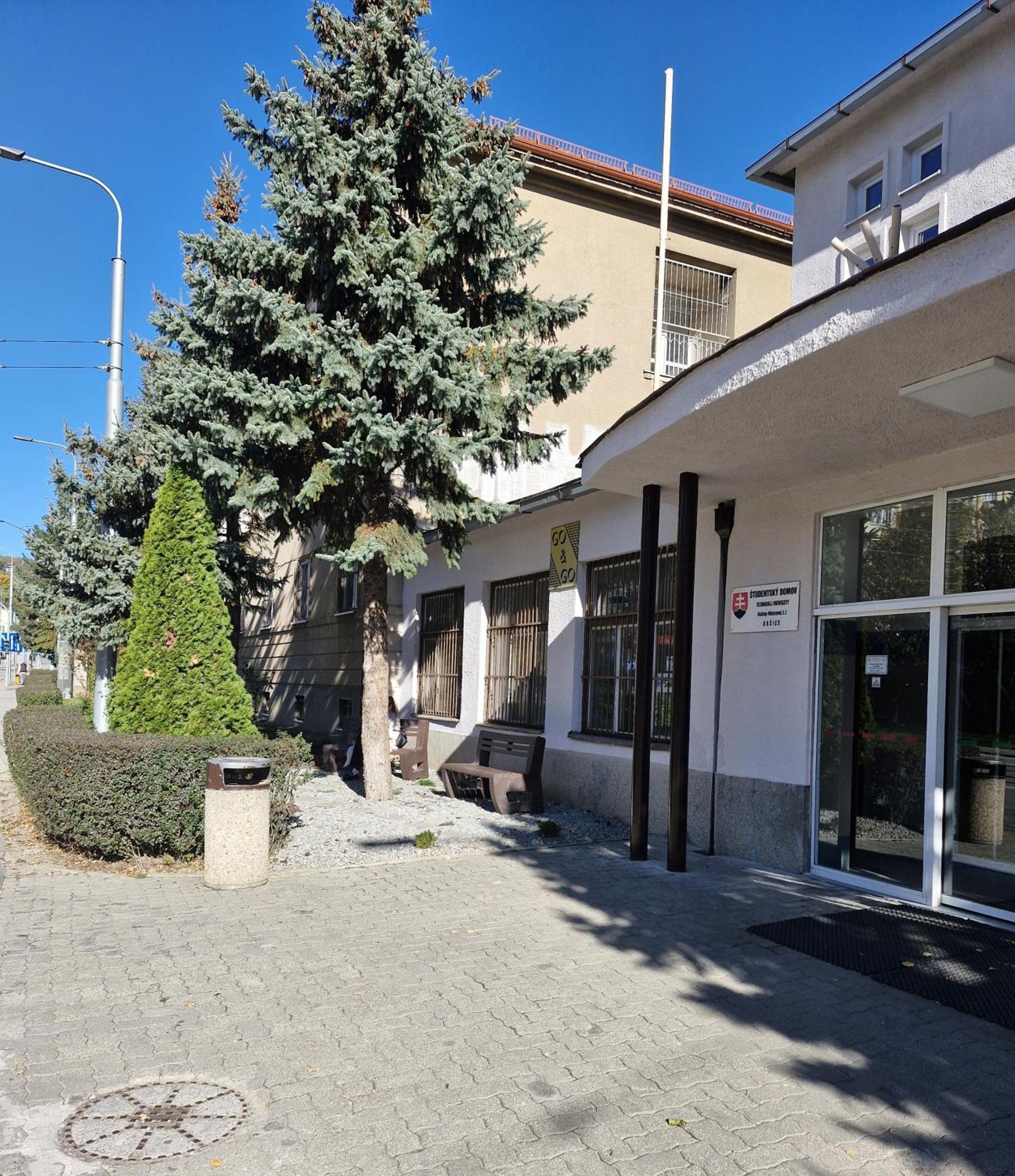 Hostel ŠD Němcovej 1 Košice Exteriér fotografie