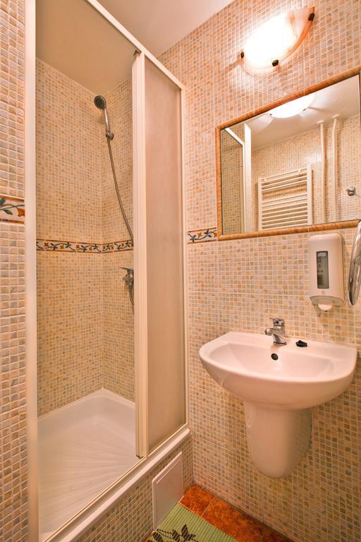 Hostel ŠD Němcovej 1 Košice Exteriér fotografie